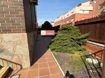 House 4 Bedrooms in Benavent de Segrià