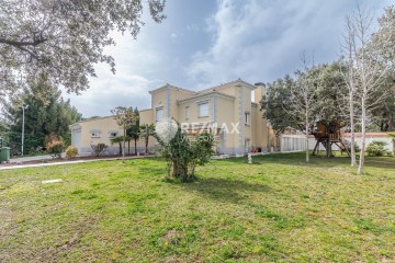 House 5 Bedrooms in Guadarrama