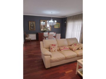 Apartment 3 Bedrooms in Tàrrega