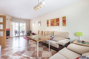 House 5 Bedrooms in Belicena