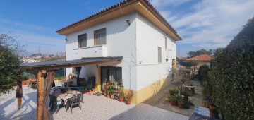 Casa o chalet 6 Habitaciones en Sant Esteve Sesrovires