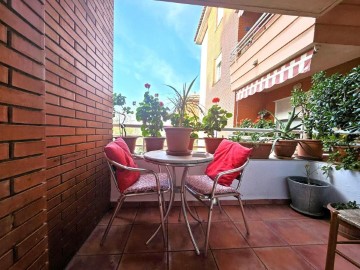 Apartment 3 Bedrooms in Santa Coloma de Cervelló