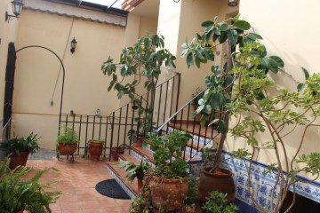 House 5 Bedrooms in Brenes