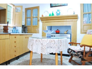 House 3 Bedrooms in Zagra