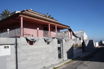 House 5 Bedrooms in La Vega - Marenyet