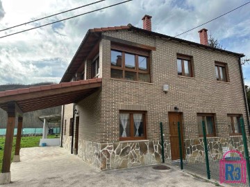 Casa o chalet 5 Habitaciones en Robles de la Valcueva