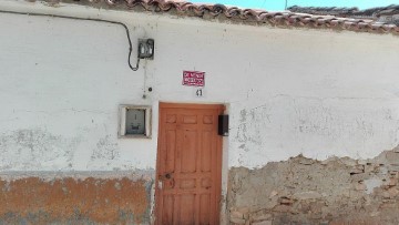 House 4 Bedrooms in Quinto