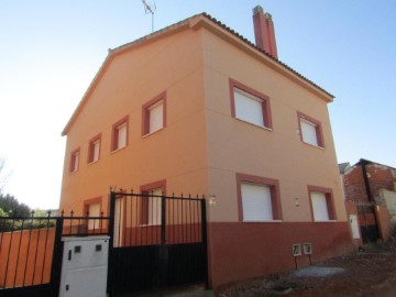 House 3 Bedrooms in Belmonte de Tajo