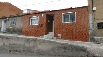 House 3 Bedrooms in Calatorao
