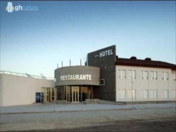 Edificio en Santovenia de Oca