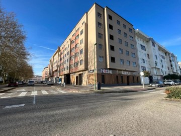 Edificio en Universidad - Las Huelgas