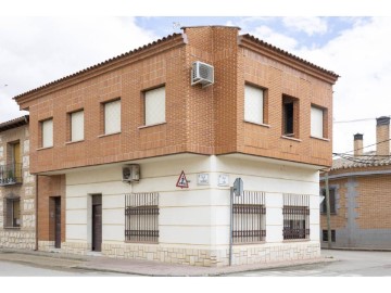 House 4 Bedrooms in Corral de Almaguer