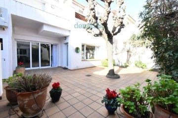 House 5 Bedrooms in Sabadell Centre