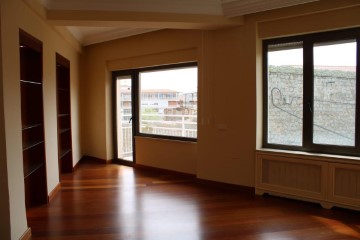 Apartment 6 Bedrooms in Centro