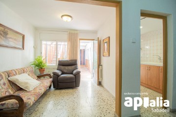 Piso 4 Habitaciones en La Creu de Barberà - Avinguda - Eixample