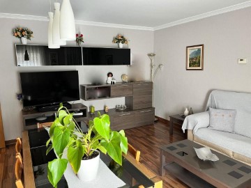 Apartment 4 Bedrooms in Veinat