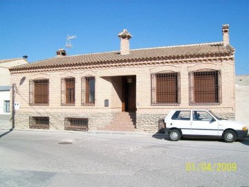 House 4 Bedrooms in Cebolla