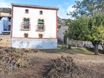 House 4 Bedrooms in Piedramillera