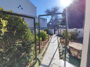 House 4 Bedrooms in Castro Caldelas (San Sebastián)