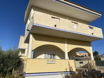 House 4 Bedrooms in Santomera