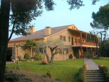 House 6 Bedrooms in Cardedeu