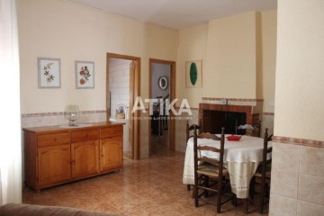 House 5 Bedrooms in Bufali