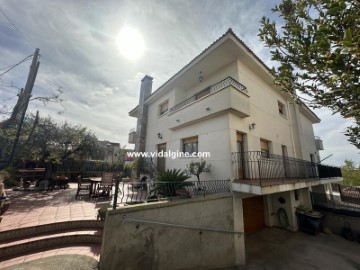 House 5 Bedrooms in Térmens
