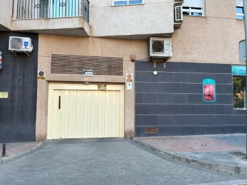 Garaje en Altamira - Oliveros - Barrio Alto