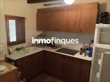 House 3 Bedrooms in Àger