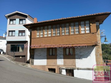 House 2 Bedrooms in Lastres
