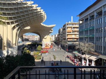 Piso 5 Habitaciones en Sevilla Centro