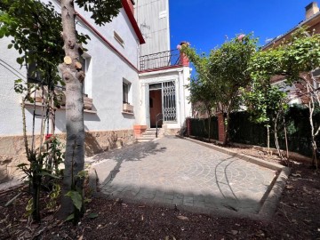 House 4 Bedrooms in Santpedor