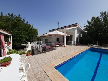 House 8 Bedrooms in Aldea del Fresno