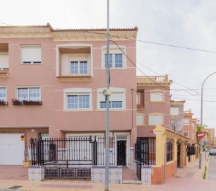 House 4 Bedrooms in Albatera