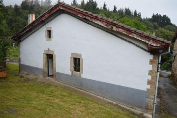 House 4 Bedrooms in Vivanco de Mena
