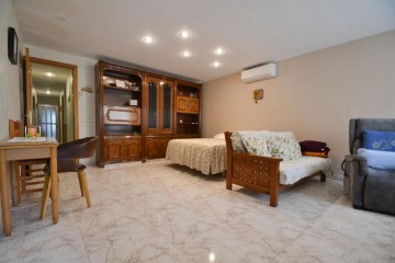 House 5 Bedrooms in Els Muntells