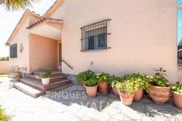 House 5 Bedrooms in La Vall