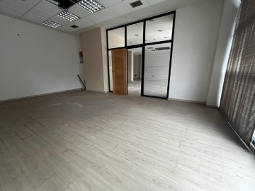 Commercial premises in Capiscol - Gamonal