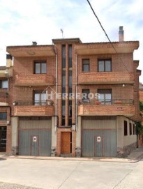 House 4 Bedrooms in Villamediana de Iregua