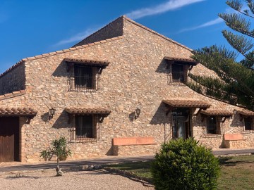Country homes 4 Bedrooms in Roque