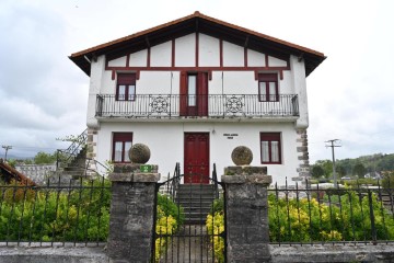 Country homes 8 Bedrooms in Portua