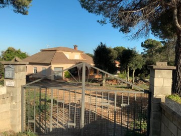 House 4 Bedrooms in Campins