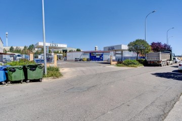 Industrial building / warehouse in Parque del Queiles