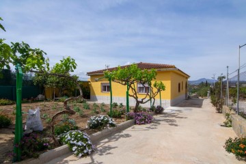 House 3 Bedrooms in Montserrat