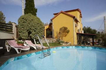 House 2 Bedrooms in Olivella