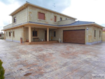 House 7 Bedrooms in Villamayor