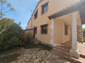 House 6 Bedrooms in Milagros