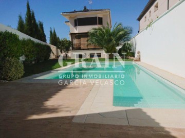 House 5 Bedrooms in Nava de Béjar