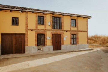 Country homes 5 Bedrooms in Santa María de los Oteros