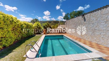 House 3 Bedrooms in Vilanova del Camí